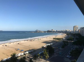 Lindo apartamento na avenida atlântica Copacabana R.J